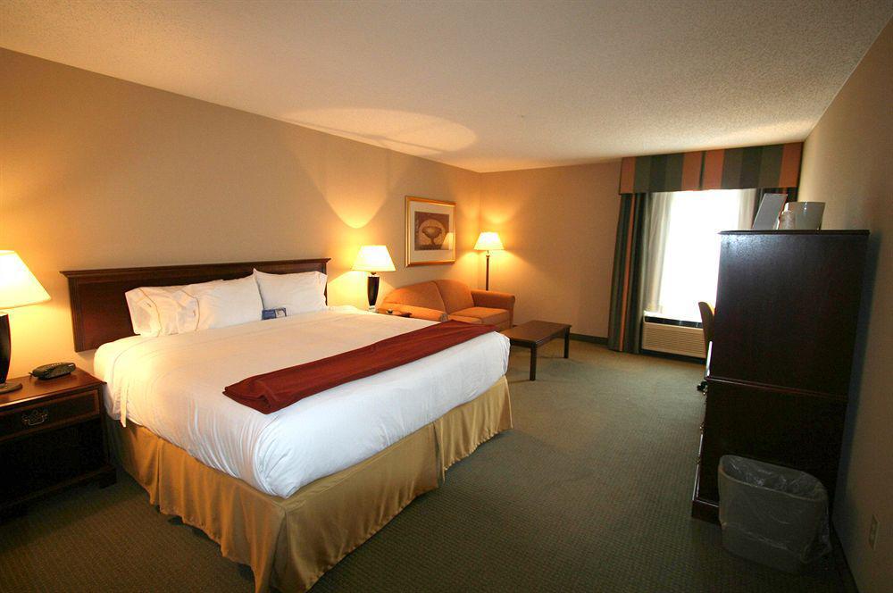 Holiday Inn Express Hotel Kansas City - Bonner Springs By Ihg Exteriér fotografie