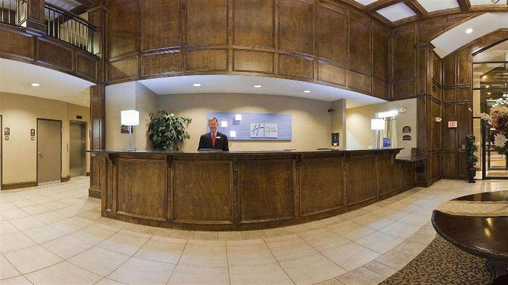 Holiday Inn Express Hotel Kansas City - Bonner Springs By Ihg Exteriér fotografie