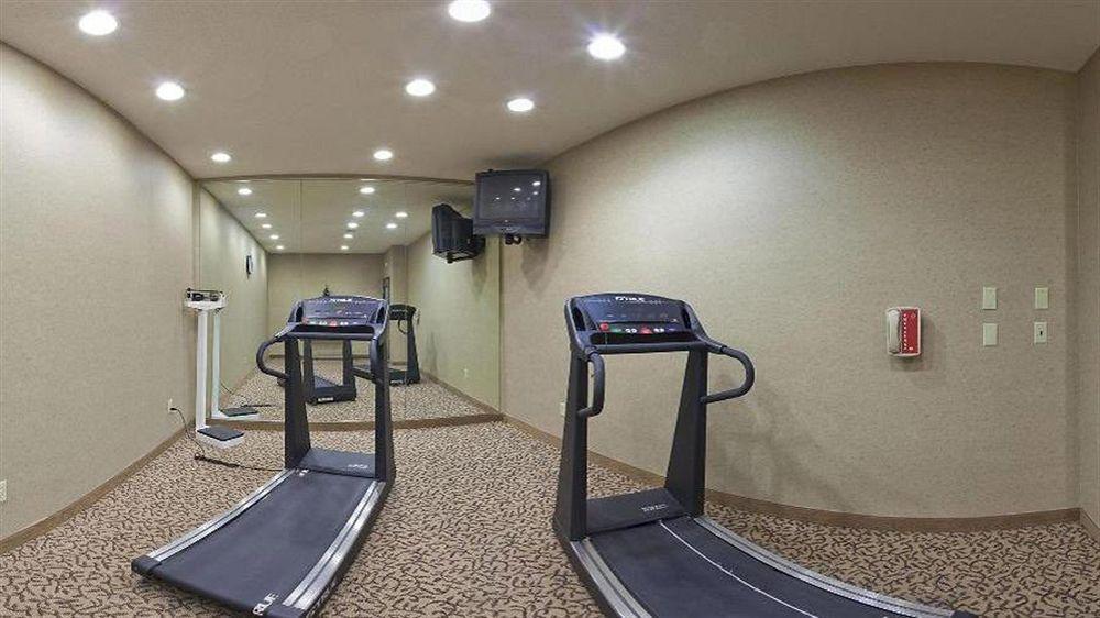 Holiday Inn Express Hotel Kansas City - Bonner Springs By Ihg Exteriér fotografie