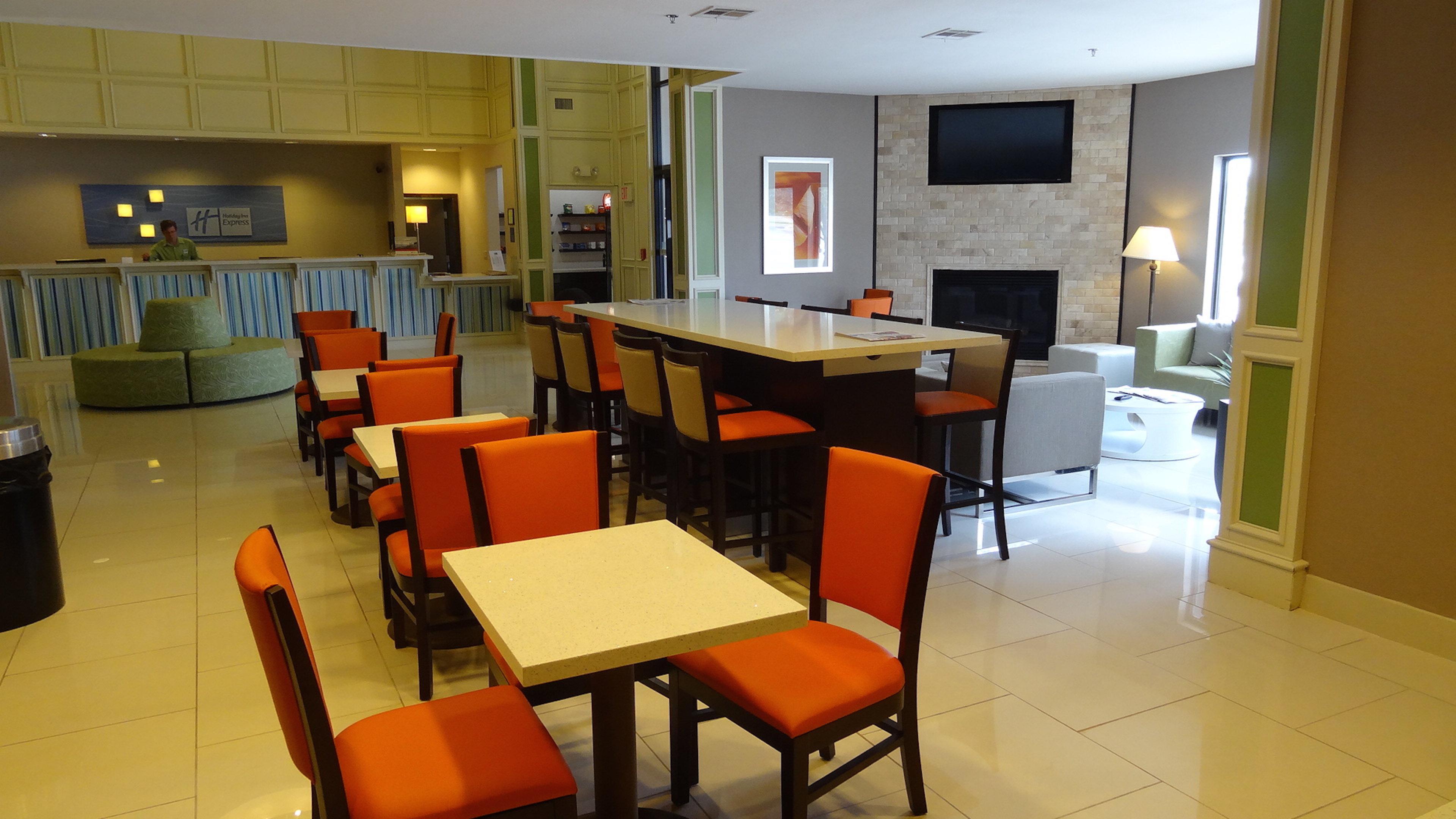 Holiday Inn Express Hotel Kansas City - Bonner Springs By Ihg Exteriér fotografie