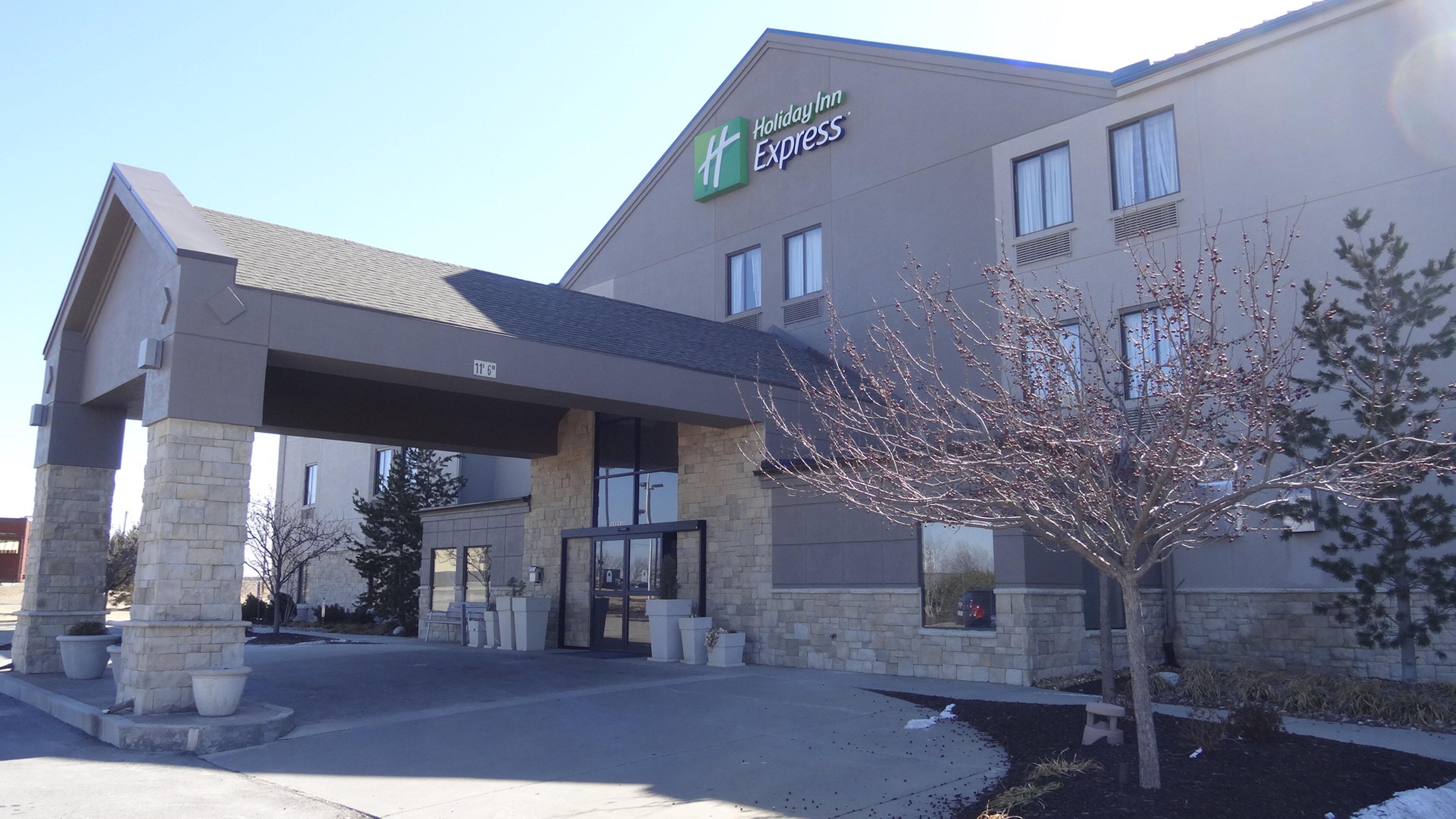 Holiday Inn Express Hotel Kansas City - Bonner Springs By Ihg Exteriér fotografie