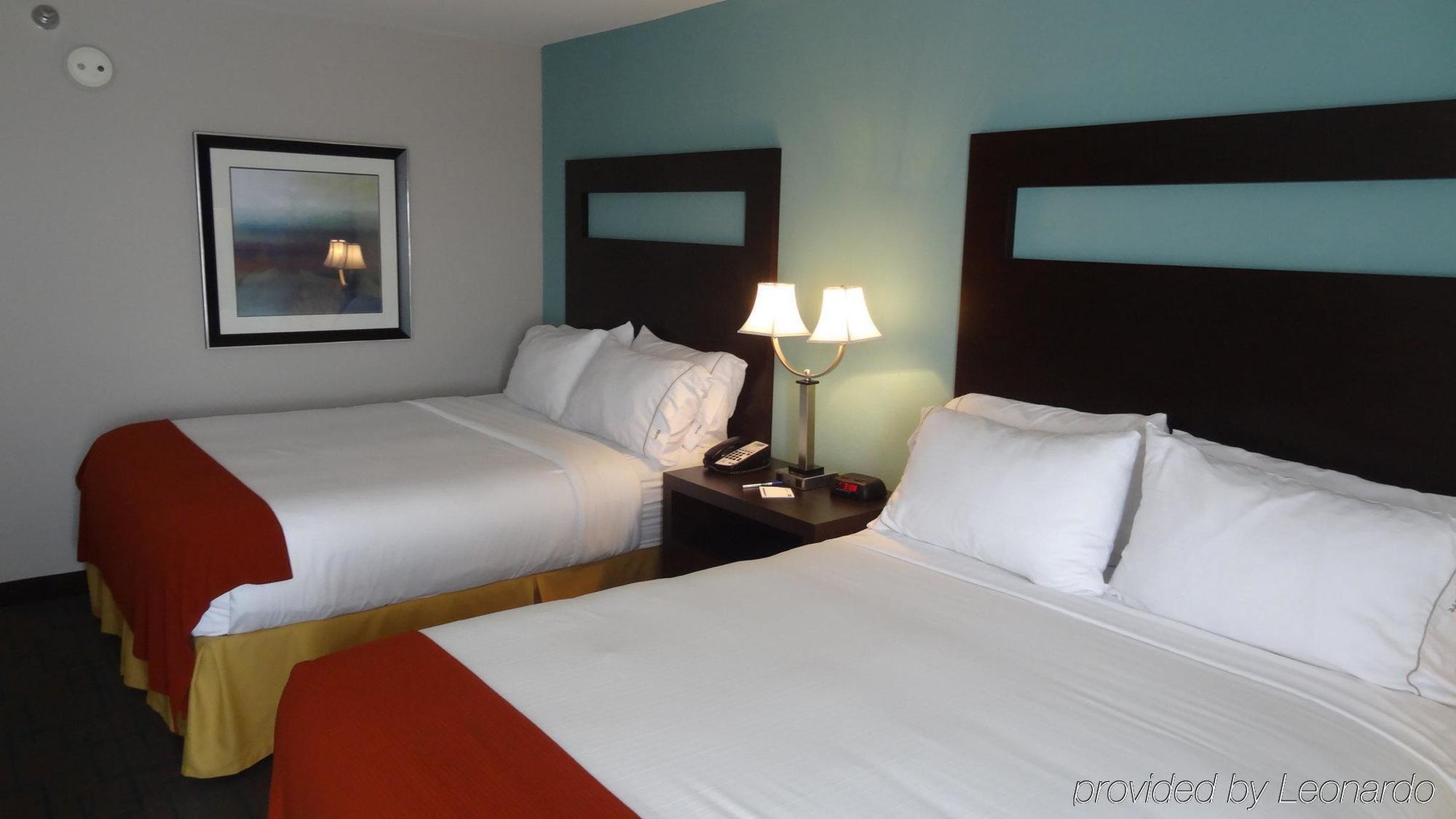 Holiday Inn Express Hotel Kansas City - Bonner Springs By Ihg Exteriér fotografie