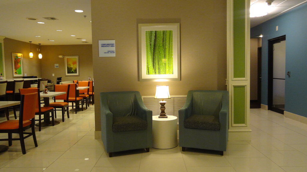 Holiday Inn Express Hotel Kansas City - Bonner Springs By Ihg Exteriér fotografie