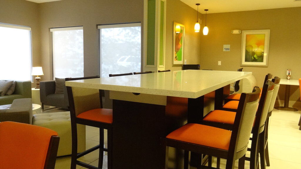 Holiday Inn Express Hotel Kansas City - Bonner Springs By Ihg Exteriér fotografie